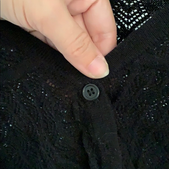 FREE WITH PURCHASE 🛍 Black crop top - Picture 3 of 6